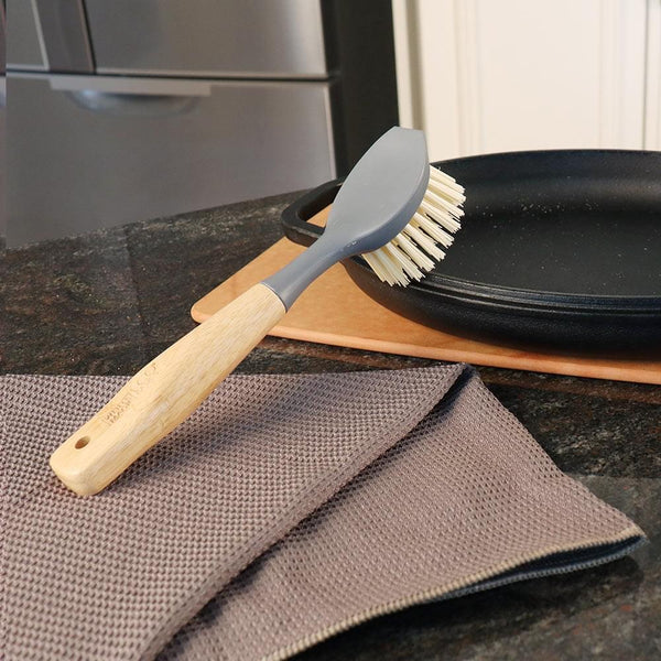 Eco Basics Cast Iron Brush
