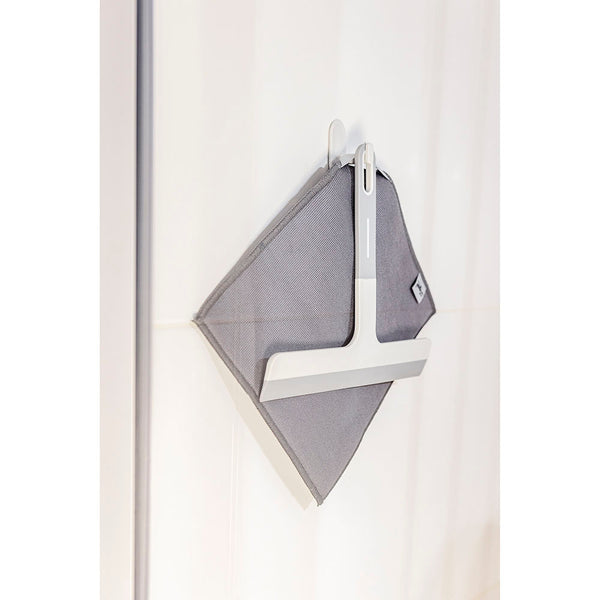 Vigar Basic Squeegee With Microfibre Cloth & 2 Hooks