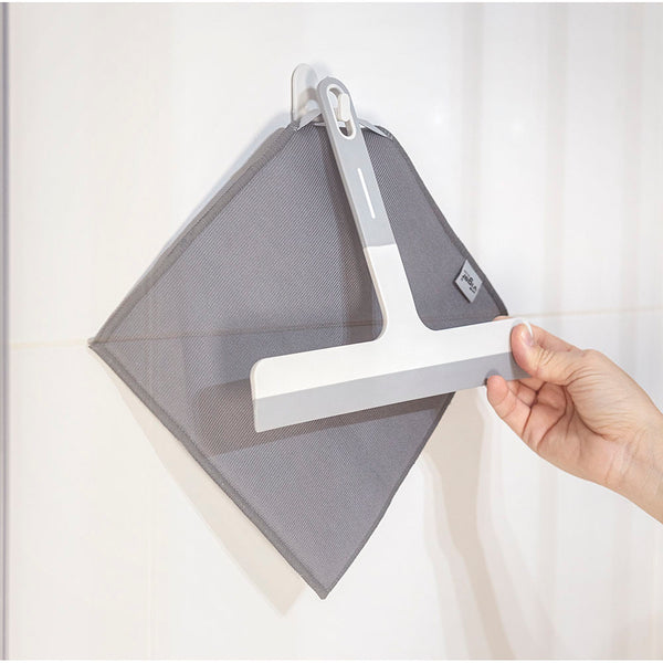 Vigar Basic Squeegee With Microfibre Cloth & 2 Hooks